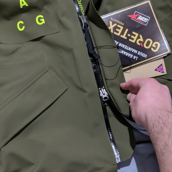 NikeLab ACG GORE-TEX® Parka - Picture 4 of 5